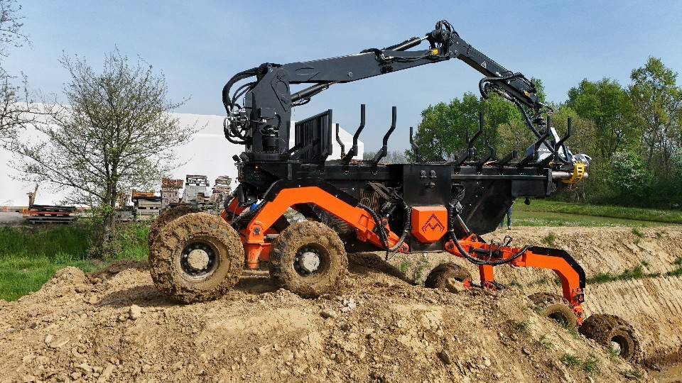 Mountain Spider by MTS a BOSTER | La macchina forestale innovativa che sfida i terreni estremi