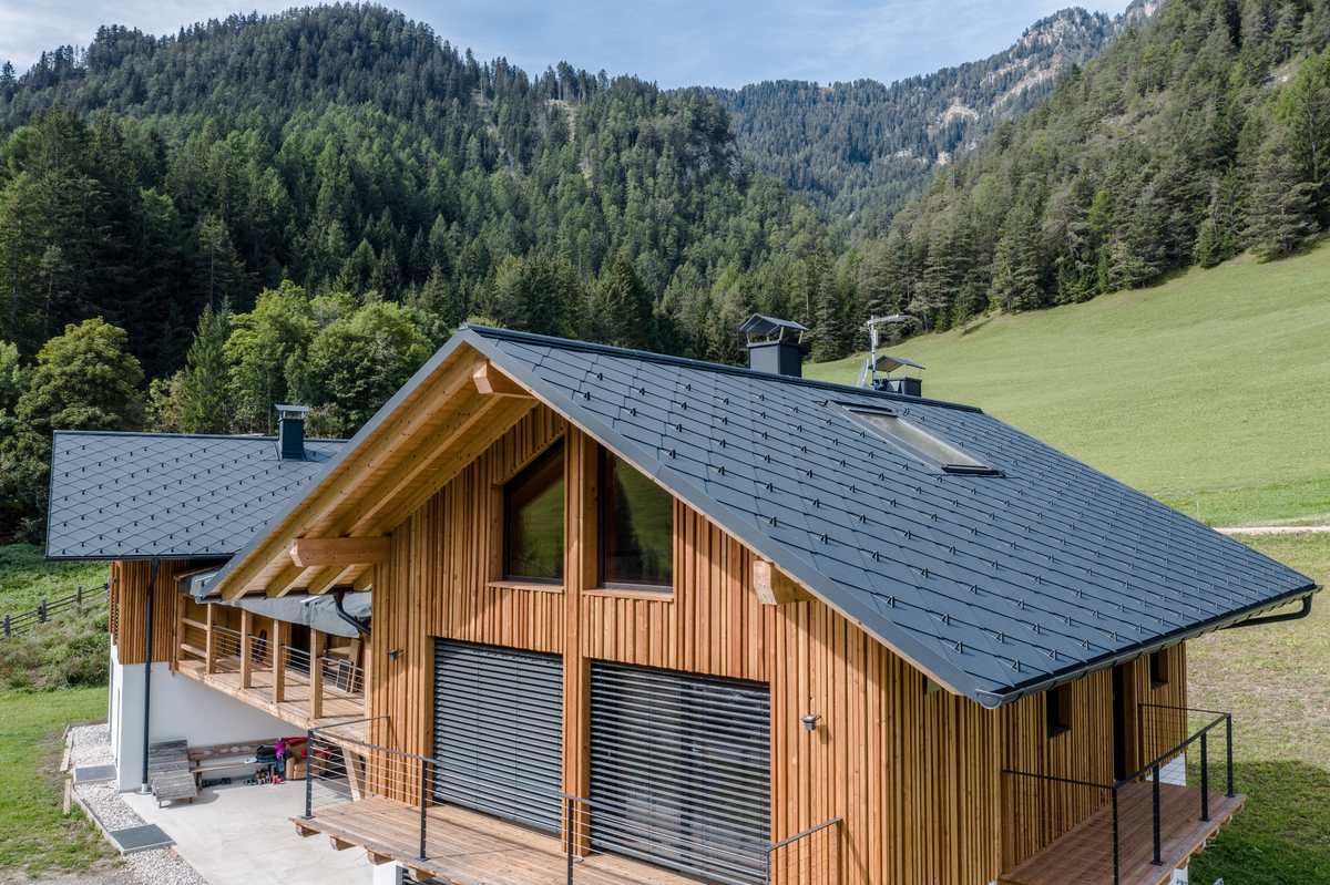 PREFA a BOSTER 2026 | Sistemi in alluminio per tetti, fotovoltaico e facciate